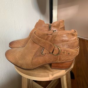 Brand new without tag Clark leather booties